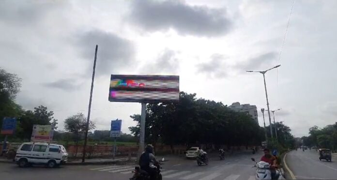 AMC એ લગાવ્યા 126 LED , શહેરીજનો જોશે લાઇવ પ્રસારણ