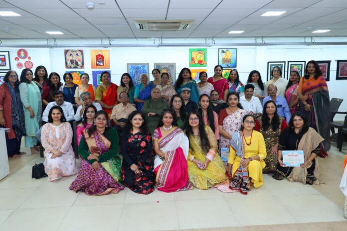 શ્રીજીને મહિલા ચિત્રકારોનું કેનવાસ પર રંગોથી તિલક