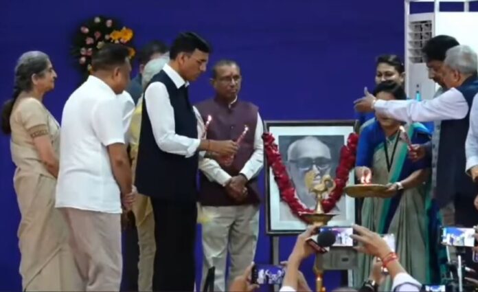 અમૃતા પટેલ  સેન્ટર ફોર પબ્લિક હેલ્થનું ઉદ્ઘાટન