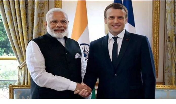 મોદી મેક્રોની