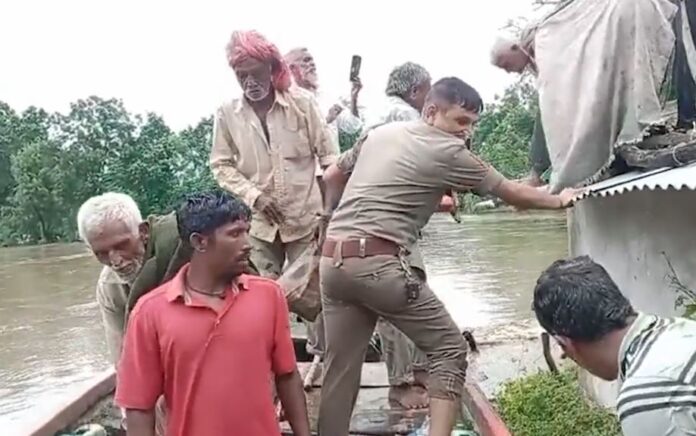 મહીસાગર સહિત રાજ્યમાં વરસાદી માહોલ , ફસાયેલા લોકોનું રેસ્ક્યુ કરાયું
