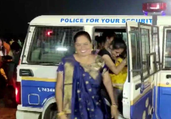રોમીયોગીરી કરતા પહેલા વિચારજો -નવરાત્રીમાં શી ટીમની નજર સતત