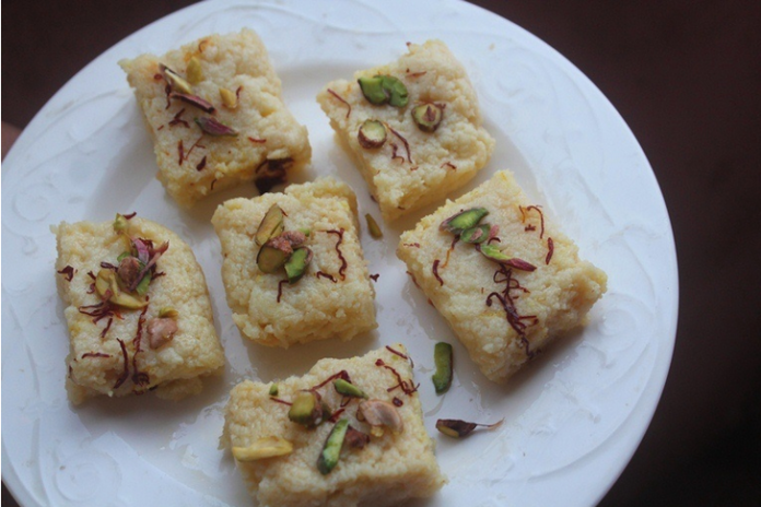 દિવાળી મીઠાઈ મિલ્ક પાઉડર બરફી