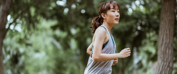 benefits of walking backwards