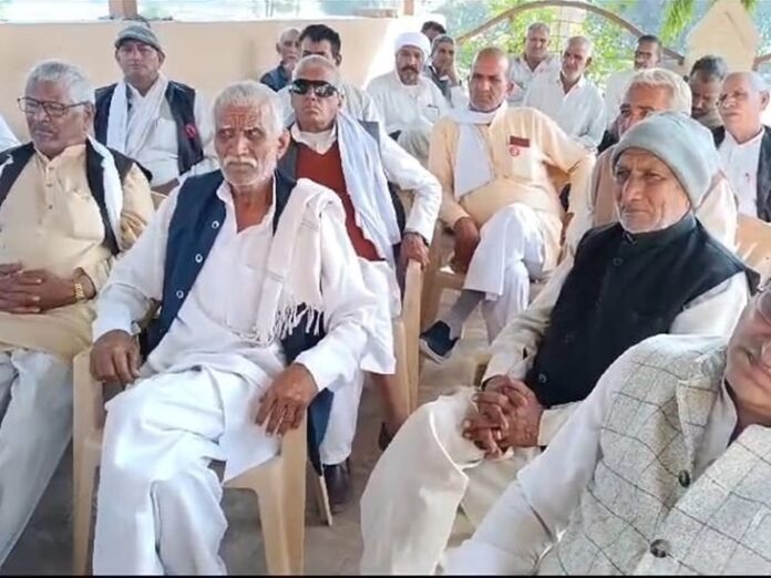 कृषि मंत्री किसानों से माफी मांगे
