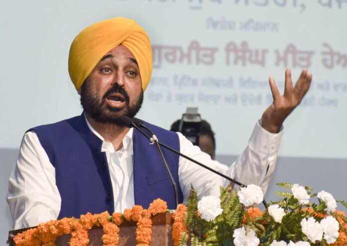 Punjab में 10 IAS अधिकारियों का तबादला, 6 अधिकारियों को महीनों में पोस्टिंग