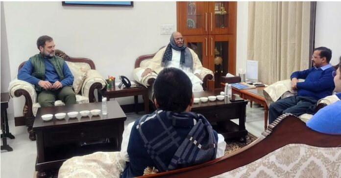 Congress-AAP Meeting: क्या खिचड़ी पक रही है...