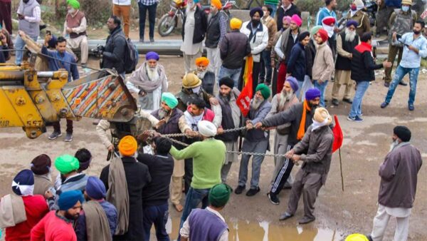 Kisan Andolan 2024: शांतिपूर्ण मार्च का आह्वान, युवाओं ने युद्ध की तरह की तैयारियां की..