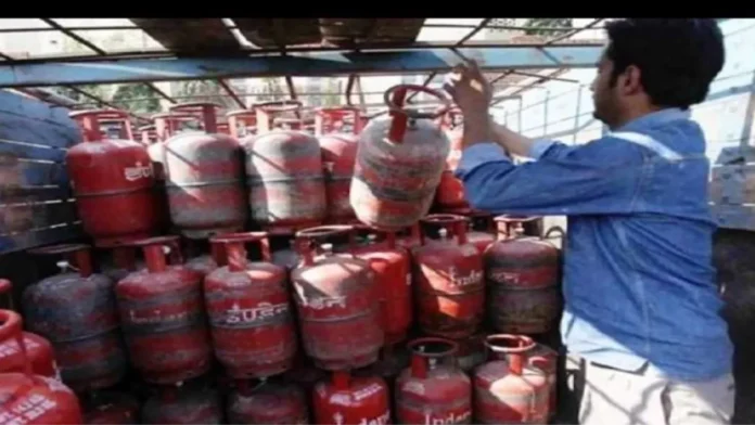 बजट के पहले ही महंगाई; LPG सिलेंडर की कीमत इतनी बढ़ गई, जानिए अब कितने रुपए देने होंगे