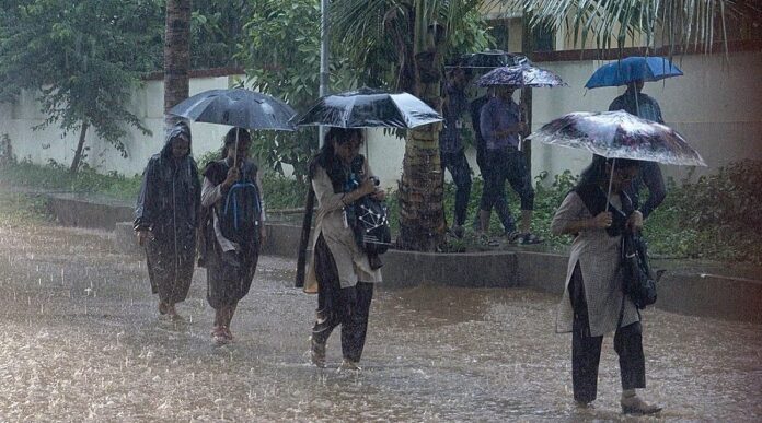 Weather Punjab: बारिश के साथ जारी हुआ तूफान का एलर्ट