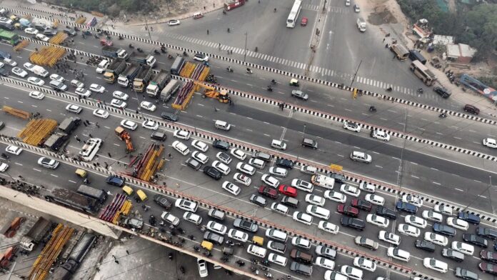 Delhi Traffic Jam: दिल्ली ट्राफिक जाम, जानिए कोनसा रूट किया गया है डायवर्ट