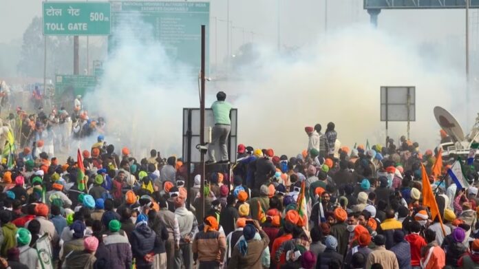 Farmer Protest: किसान नेता "हमारे ऊपर गोलियां चलाई गईं…"