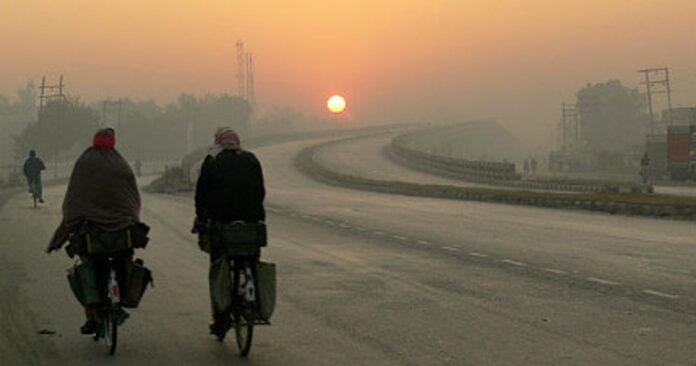 Punjab Weather: पंजाब के 21 जिलों में यलो अलर्ट, गरज-चमक के साथ बारिश की संभावना