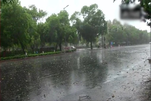 Punjab Weather: पंजाब के 21 जिलों में यलो अलर्ट, गरज-चमक के साथ बारिश की संभावना