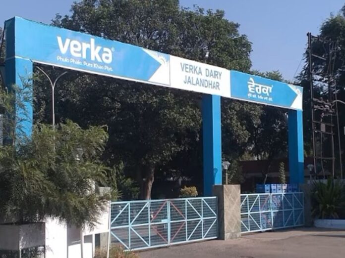Verka drivers sitting on strike..: दोआबा में दूध सप्लाई ठप्प