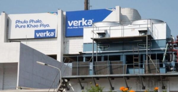 Verka drivers sitting on strike..: दोआबा में दूध सप्लाई ठप्प 