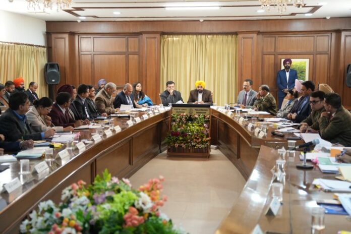 Punjab: मुख्यमंत्रियों द्वारा पंजाब भर के डिप्टी कमिश्नरों के साथ मीटिंग 