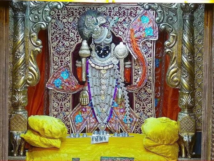 interesting facts about dhwarkadish temple