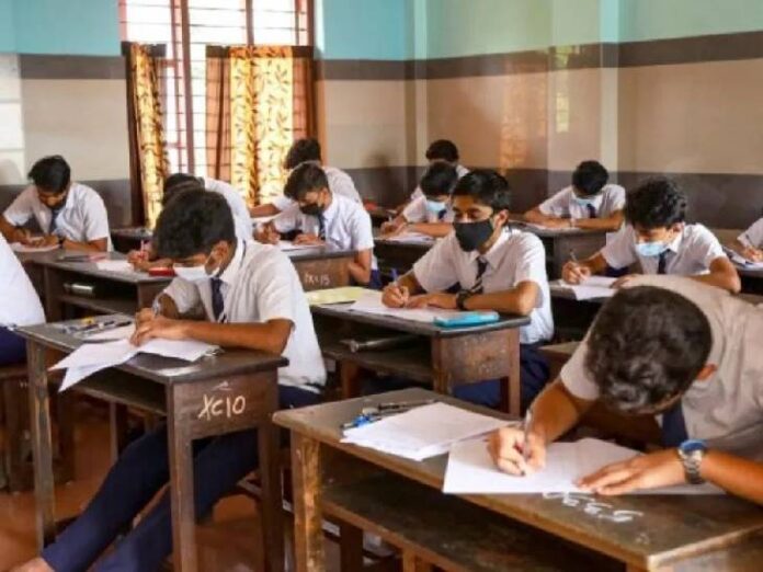 Board Exam 2024: 10वीं-12वीं क्लास के विद्यार्थियों के लिए महत्वपूर्ण खबर पढ़ें..।
