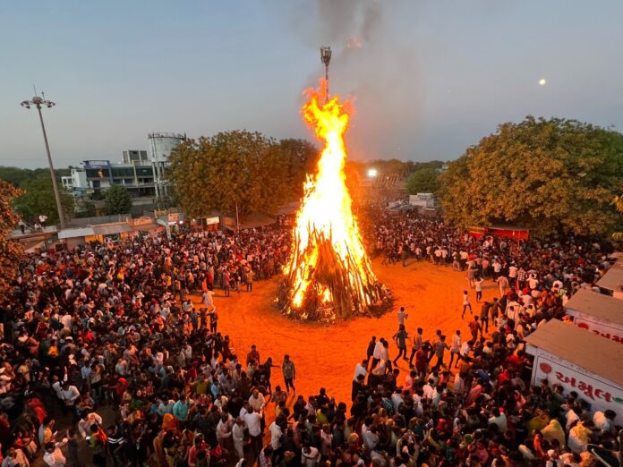 Holi 2024: જાણો હોલિકા દહન મુહૂર્તના નિયમો અને ક્યારે છે હોળી-ધૂળેટી