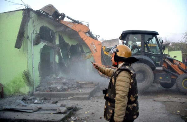 Haldwani Violence: જમીનની સંભાળ રાખતા મલિક બની ગયો માલિક
