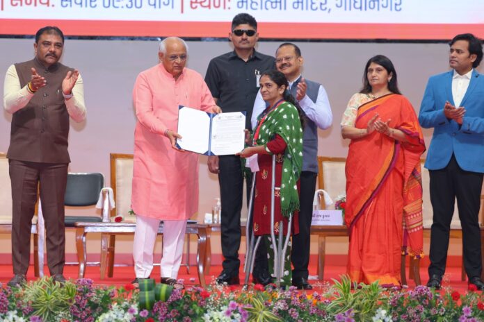 Appointment letters: નવનિયુક્ત 1990 ઉમેદવારોને મુખ્યમંત્રીનાં હસ્તે નિમણૂક પત્ર એનાયત