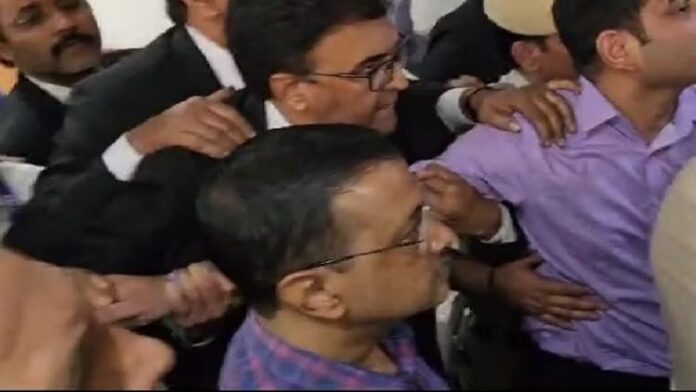 Arvind Kejriwal: રાજીનામું આપવું જરૂરી છે કે મજબૂરી
