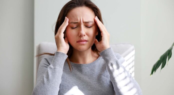 Headache: માથાનો દુઃખાવો બની ગયોથી માથાનો દુઃખાવો? માથાનો દુખાવો માટે ઘરગથ્થુ ઉપચાર