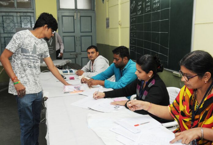 Tips for Voters: લોકસભા ચૂંટણી 2024 માટે ભારતમાં પ્રથમ વખતના મતદારો માટે ટિપ્સ