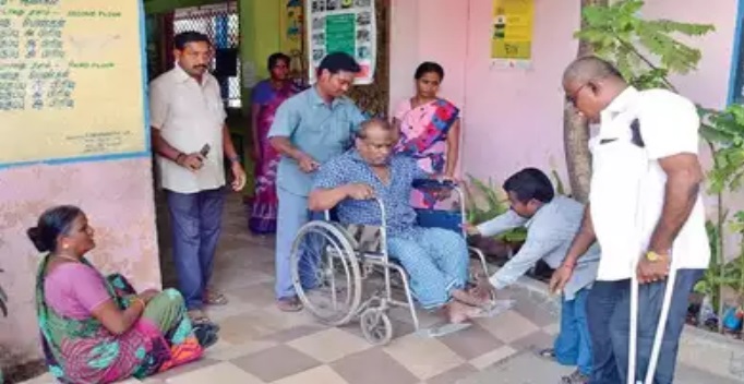 Disabled voters: અમદાવાદ શહેર અને જિલ્લામાં 30,730 થી વધુ વિકલાંગ મતદારો
