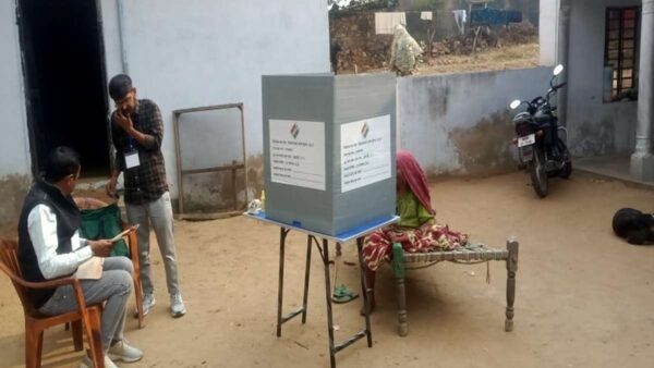 Disabled voters: અમદાવાદ શહેર અને જિલ્લામાં 30,730 થી વધુ વિકલાંગ મતદારો