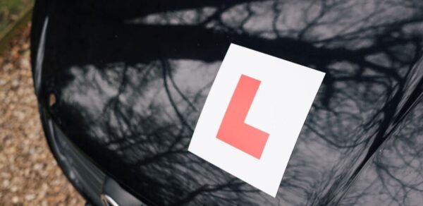 L Sign on Cars: કારની પાછળ L કેમ લખવામાં આવે છે? જાણો અર્થ