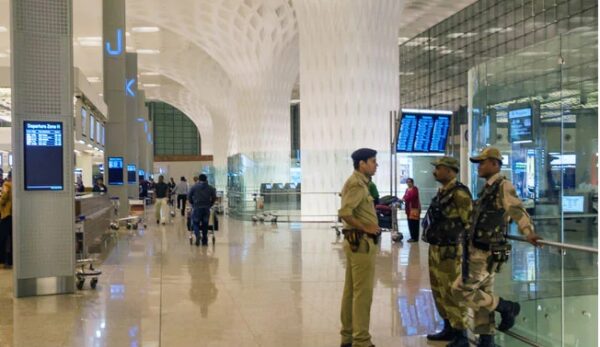 નૂડલ્સના પેકેટમાં હીરા અને અન્ડરગાર્મેન્ટ્સમાં સોનું, કસ્ટમ્સે Mumbai Airport પરથી 6.46 કરોડનો માલ જપ્ત કર્યો