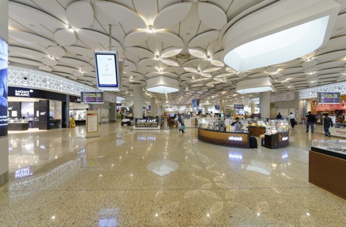 નૂડલ્સના પેકેટમાં હીરા અને અન્ડરગાર્મેન્ટ્સમાં સોનું, કસ્ટમ્સે Mumbai Airport પરથી 6.46 કરોડનો માલ જપ્ત કર્યો