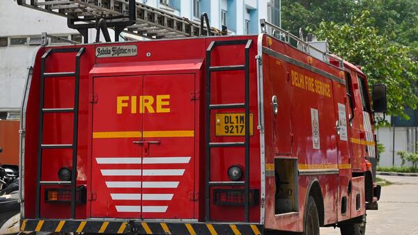 Fire Accident: ગુજરાતથી લઈને દિલ્હી સુધી આગનો તાંડવ