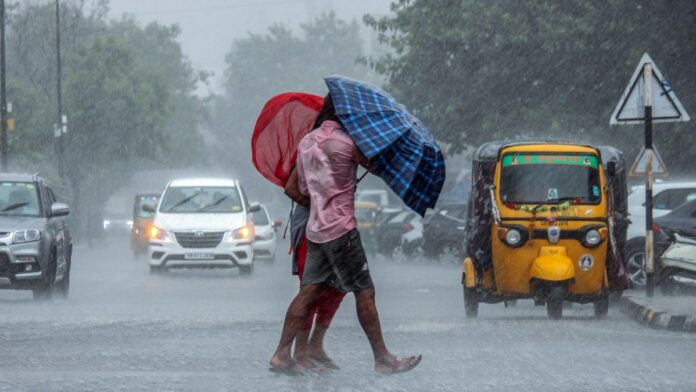 Gujarat: ગુજરાતમાં તૂટી પાડ્યો વરસાદ, હવમાન વિભાગે કરી  આગાહી