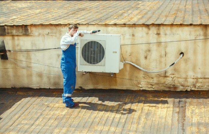 Air Conditioner: AC કોમ્પ્રેસર ખુલ્લી જગ્યાએ રાખ્યું હોય તો તરત જ કરો આ કામ... નહીં તો મોટું નુકસાન થઈ શકે છે