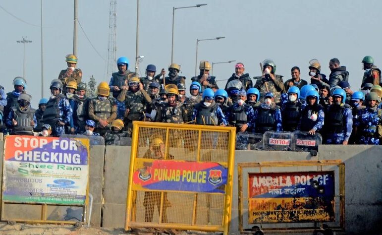 Shambhu border: शंभू बॉर्डर से बैरिकेड हटाने के हाईकोर्ट के आदेश के बाद किसानों का बड़ा ऐलान