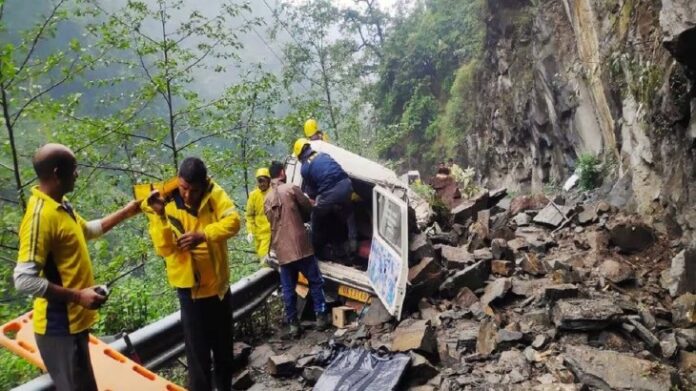 Kedarnath: કેદારનાથના ગૌરીકુંડ પાસે મોટો અકસ્માત, 3ના મોત, 8 ઘાયલ