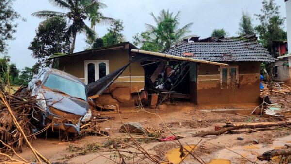 Wayanad landslide: વાયનાડમાં ભૂસ્ખલનથી મોતનું તાંડવ, બચાવકાર્ય ચાલુ; કેરળના 9 જિલ્લામાં ભારે વરસાદનું એલર્ટ