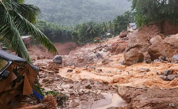 Wayanad landslide: વાયનાડમાં ભૂસ્ખલનથી મોતનું તાંડવ, બચાવકાર્ય ચાલુ; કેરળના 9 જિલ્લામાં ભારે વરસાદનું એલર્ટ