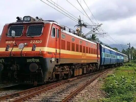 Trains Route: यात्रीगण ध्यान दें, हरियाणा से जाने वाली 15 ट्रेनों के रूट बदले गए, गुजरात की ये ट्रेन होगी प्रभावित