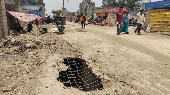 Ayodhya Rampath: અયોધ્યામાં રામપથ પર પડેલા ગાબડાં પાછળ ગુજરાતનો હાથ