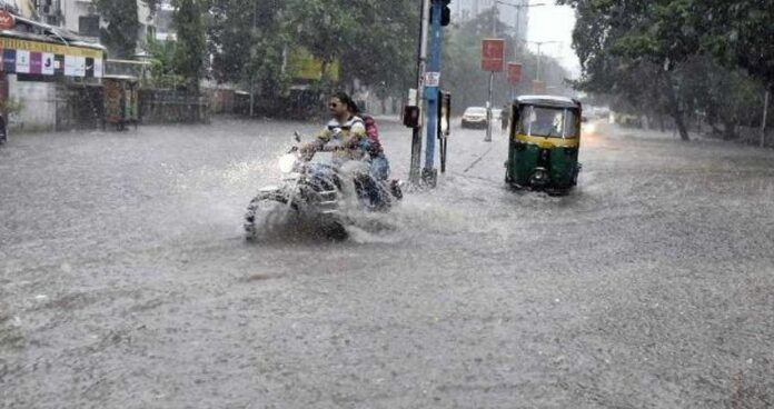 Rain In Vijapur (Video): મહેસાણા જિલ્લાના વિજાપુરમાં મેઘ તાંડવ, 7 ઈંચથી વધુ વરસાદ; મહેસાણામાં 27 ઓગસ્ટ સુધી ભારે વરસાદની આગાહી