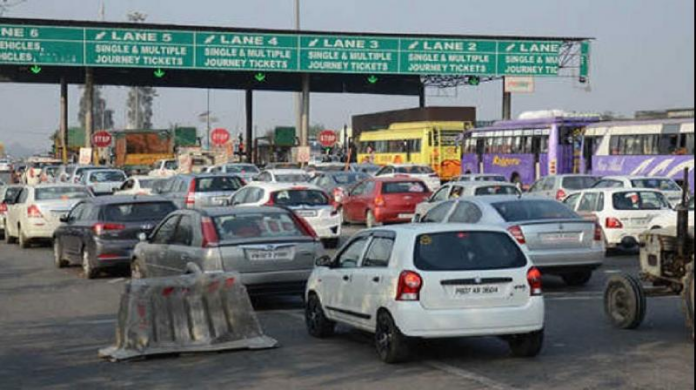 TOLL PLAZA : लाधोवाल टोल प्लाजा देश में सबसे ऊंचा है।