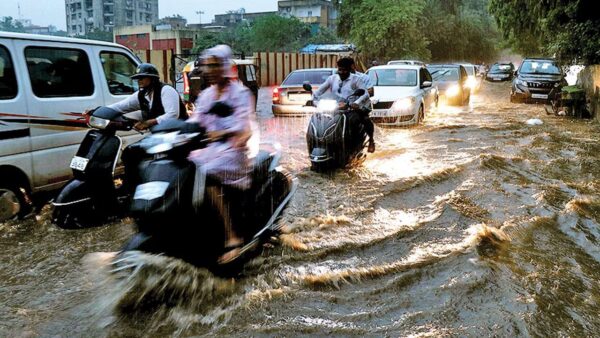 Ahmedabad Rain(video): અમદાવાદમાં અવિરત વરસાદ, નાગરિકોને સતર્ક રહેવા તાકીદ 