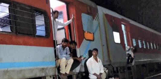 Train Accident: ગુજરાતના 314 લોકો મુસાફરોને નડ્યો ટ્રેન અકસ્માત, સૌથી વધુ વડોદરાના મુસાફરો, હેલ્પલાઇન નંબર જાહેર