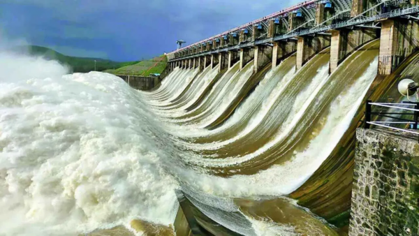 Screenshot 2024 09 27 at 15 36 34 ukai dam 3.jpg WEBP Image 1280 %C3%97 720 pixels
