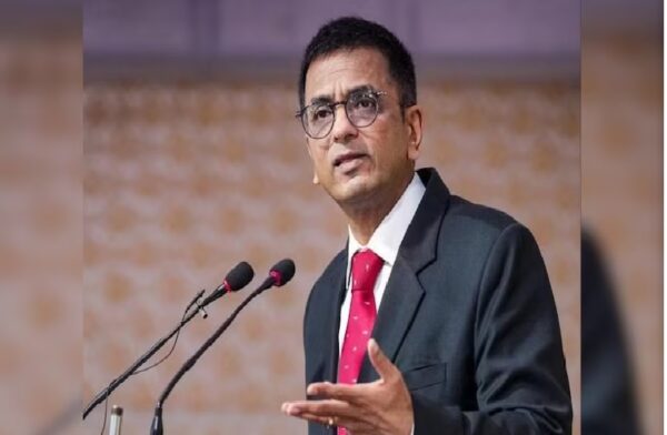 CJI Chandrachud: 'કાલે તમે મારા ઘરમાં જ ધૂસી જશો, તમારી હિંમત કેવી રીતે થઈ પૂછવાની...', ભરેલી કોર્ટમાં CJI ચંદ્રચુડે વકીલને શા માટે ફટકાર લગાવી ?