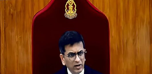 CJI Chandrachud: 'કાલે તમે મારા ઘરમાં જ ધૂસી જશો, તમારી હિંમત કેવી રીતે થઈ પૂછવાની...', ભરેલી કોર્ટમાં CJI ચંદ્રચુડે વકીલને શા માટે ફટકાર લગાવી ?